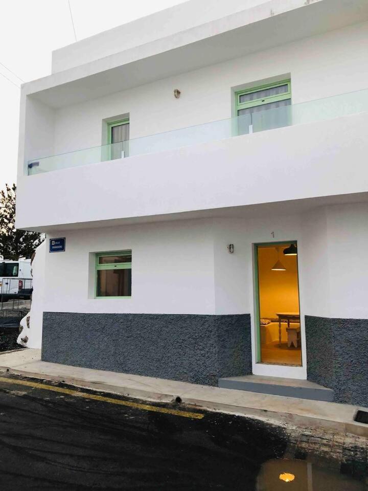Casa Anclada En La Santa- 4 Apartamentos Frente Al Mar- 1ª Linea Solarium Barbacoa Номер фото